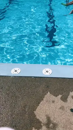 Pool day 🩷✨