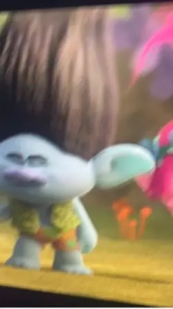 ME WATCHING TROLLS‼️💗