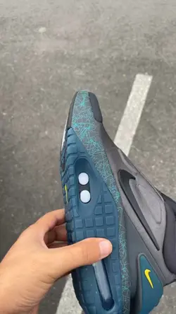Nike adapt 