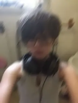 :>