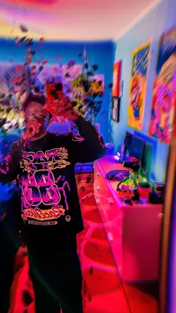 Hyped up..💣🖤