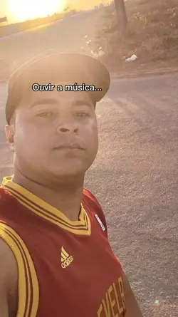 ouvir música 
.
