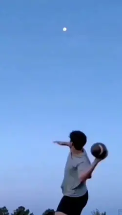 FOTO NA LUA 
