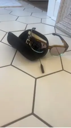 Sunglasse