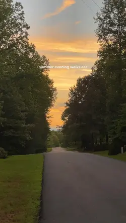 summer walks 🤍