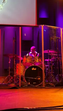Give da drummer some