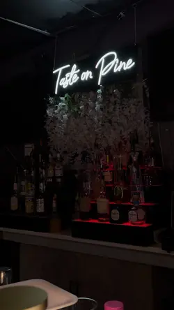 restaurant vibe