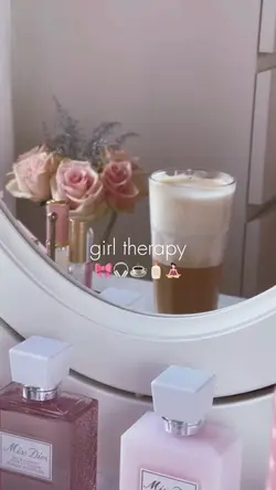 GIRL MOMENT 