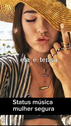 Mulher segura musica