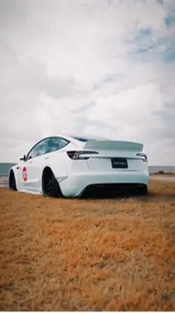 TESLA ★