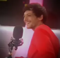 Louis <33
