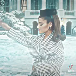 shes a such a queen😍