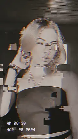 Glitchy Pic 🔥