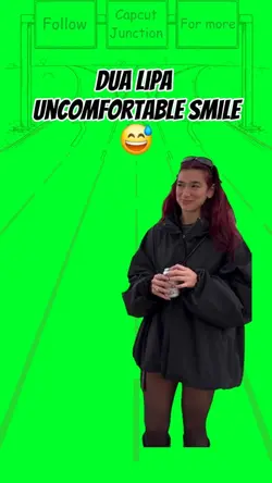 Dua Lipa uncomfy
