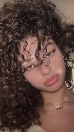 shes soo pretty!