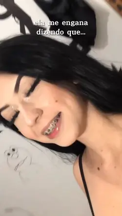 ela me engana...
