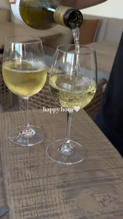 happy hour🤍