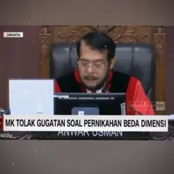 cinta beda dimensi 