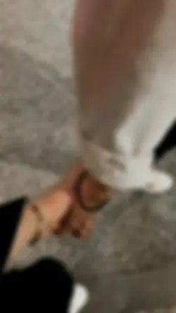 Holding hands kuno