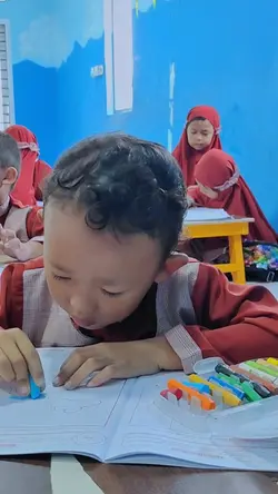 mewarnai itu asik