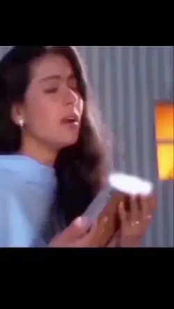 Kajol menangis