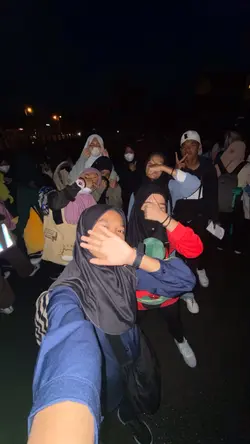 vlog with friends 