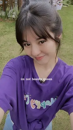 IM NOT BEAUTY QUEEN 