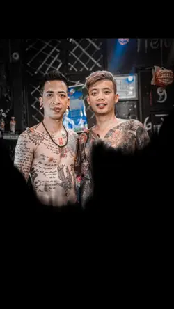 Mẫu 1 ảnh nổ tung 