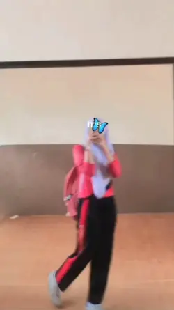 1 video 4 photo 
