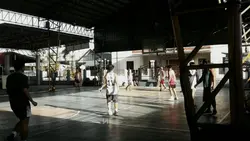 nasa court ang mundo