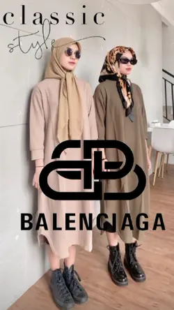 MODEL BALENCIAGA