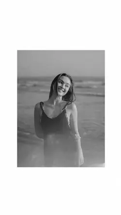 frame black n white