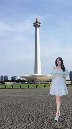 Baground Monas
