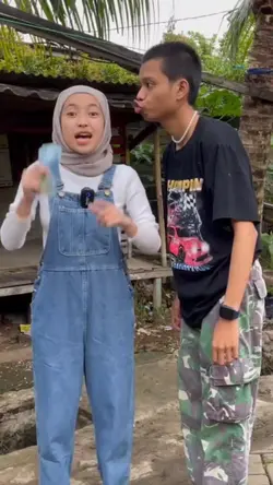 bibir monyong