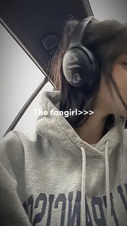 The fangirl >Theidol
