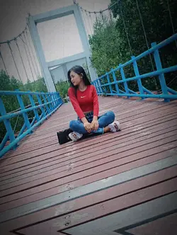ဘာကြောင်ဝေးခဲရလဲ