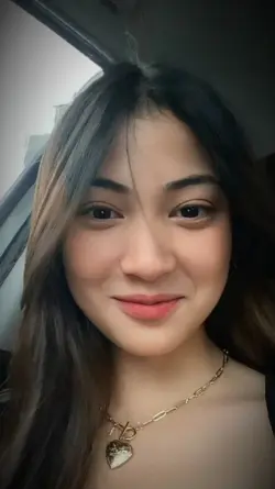 senyum lebar trend