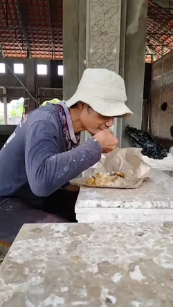 monyet kelaparan
