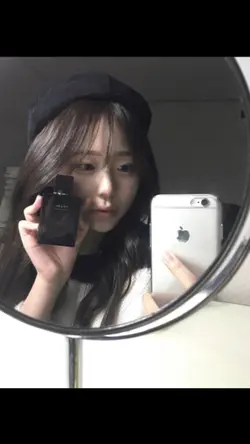 모든 불이 꺼진 밤거리를 걸어