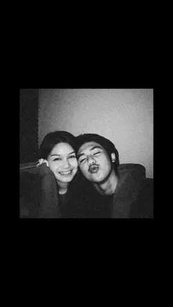 frame hitam putih