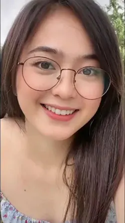 senyum manis