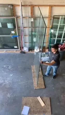 efek kaca pecah jj