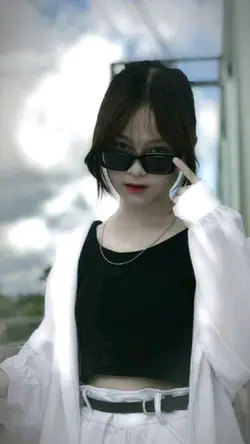 Mẫu 2 ảnh hot tiktok