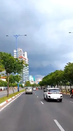 # giữa Sài Gòn phồn