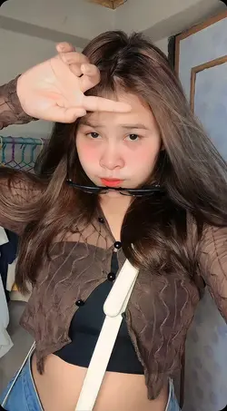 @សម្បត្តិ ប៉ូលីន