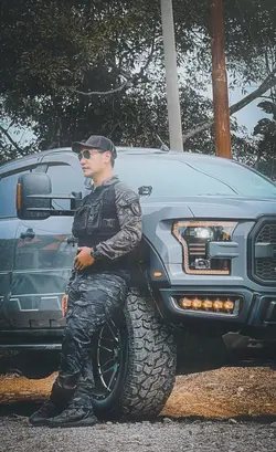 Suka pandang kiri