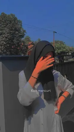 kau mencuri hatiku. 