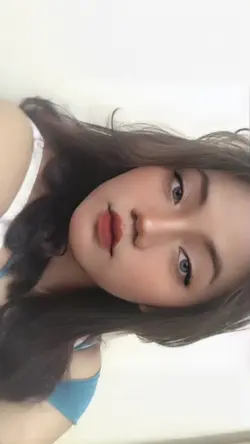 mei full senyum