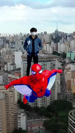 Naik Spiderman ⁹