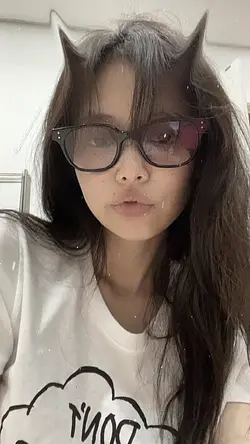 <3